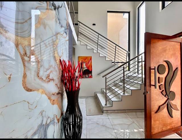 5 BEDROOM HOUSE FOR SALE IN XANADU